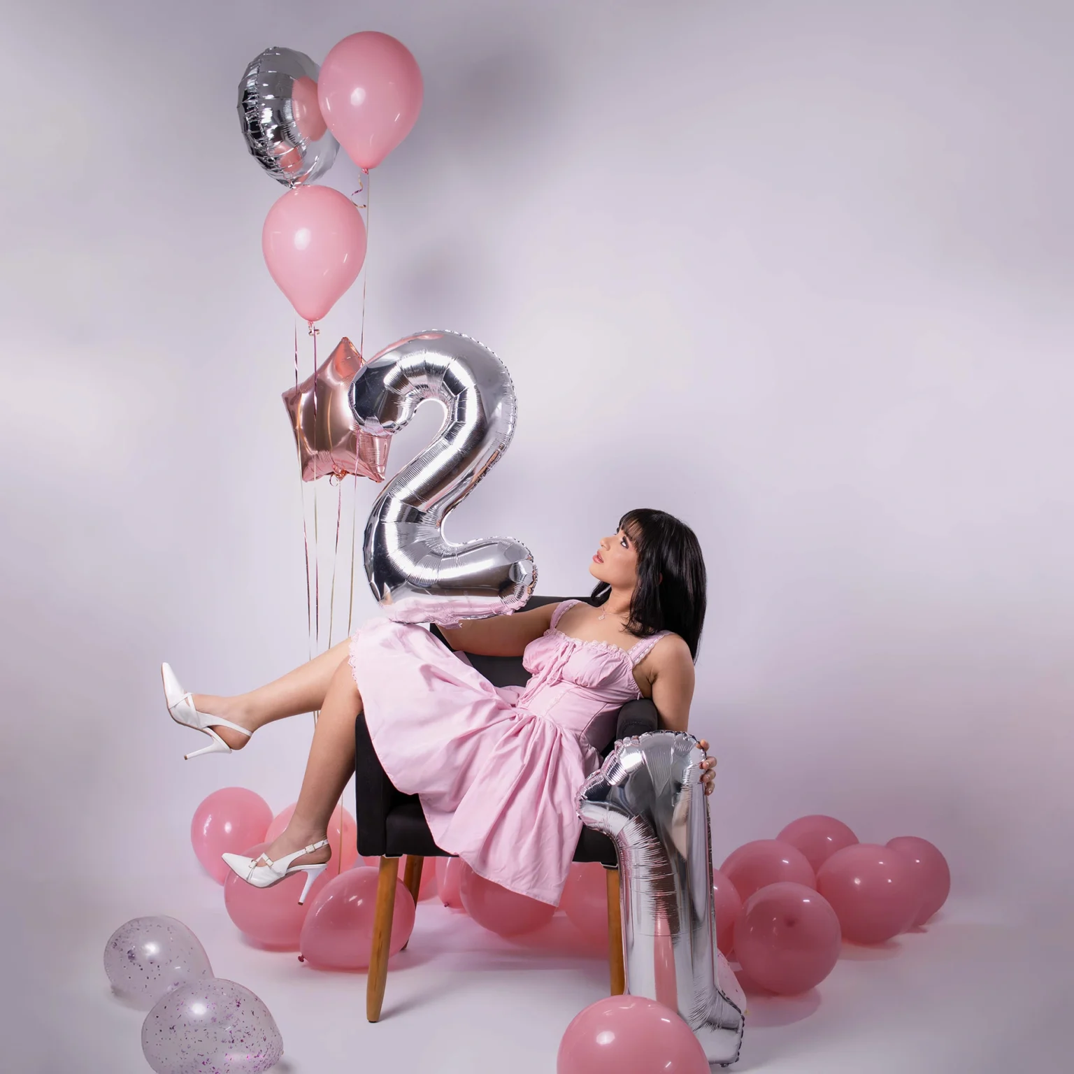 Ensaio de aniversário no estúdio Creality em Curitiba em 2025.