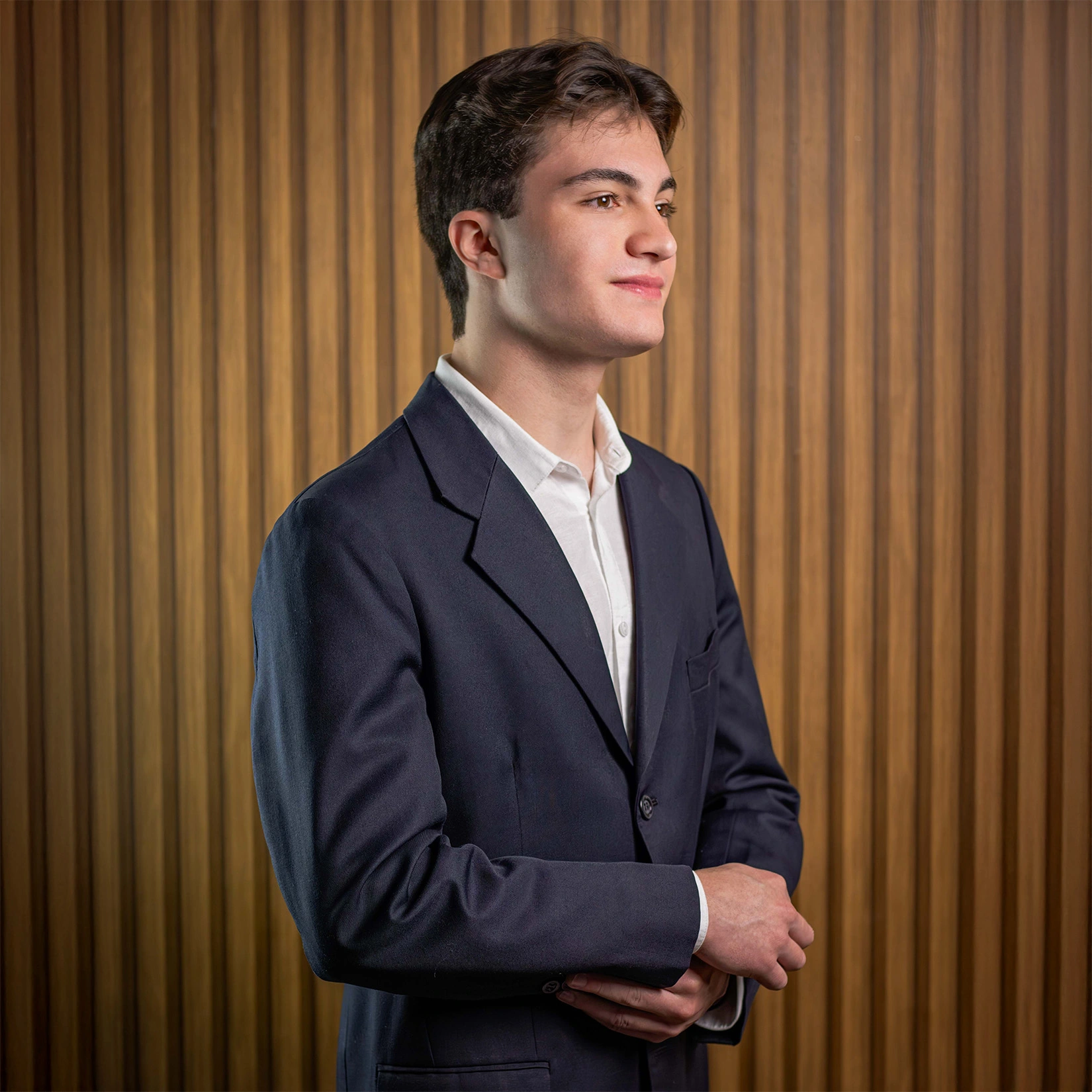 Foto para LinkedIn em Curitiba - PR, realizada no Creality Photo Studio - Fotografia Profissional