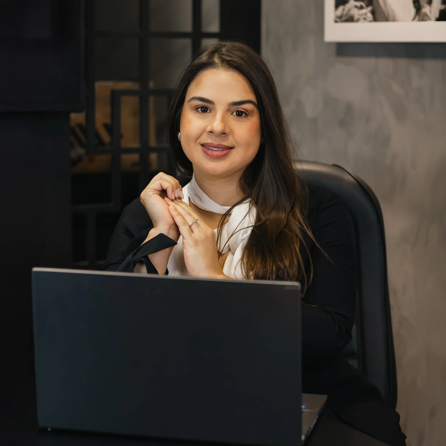 Fotógrafo corporativo em Curitiba registrando imagem executiva em empresa