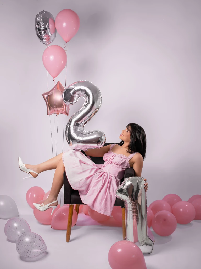 Ensaio de aniversário registrado por Milena e Kaue com fotografia profissional em Curitiba-PR,